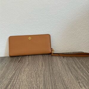 Tory Burch handheld wallet